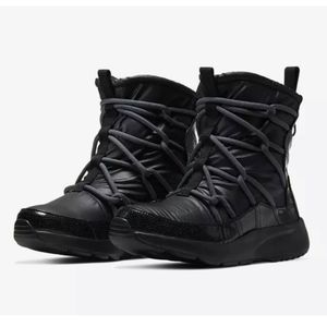 Nike Tanjun Waterproof boots size 8.5 black anthracite fleece lined